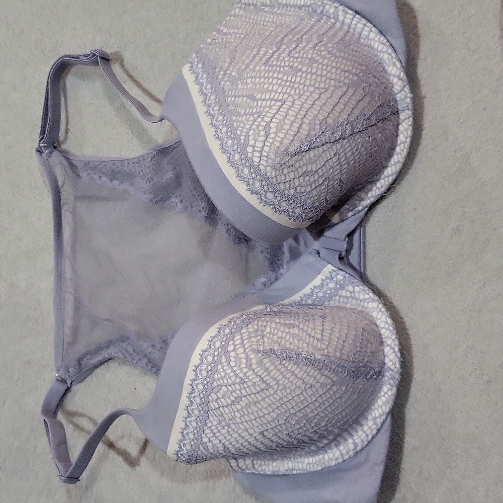 Victoria's Secret Bra - Picture 3 of 13
